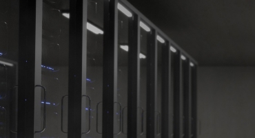 哪個(gè)逆變電源品牌的產(chǎn)品性能更好